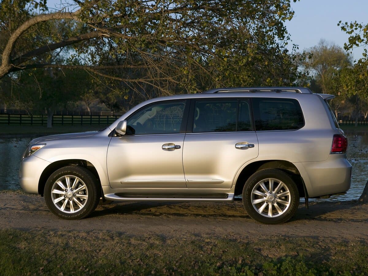 Lexus LX III — Yandan