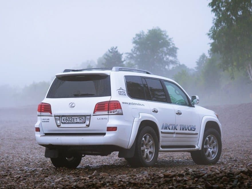 Lexus LX III Restayling — 3/4 arxadan