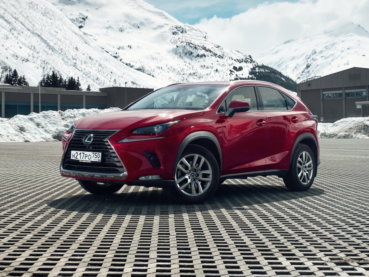 Lexus NX I Restayling — Əsas şəkil