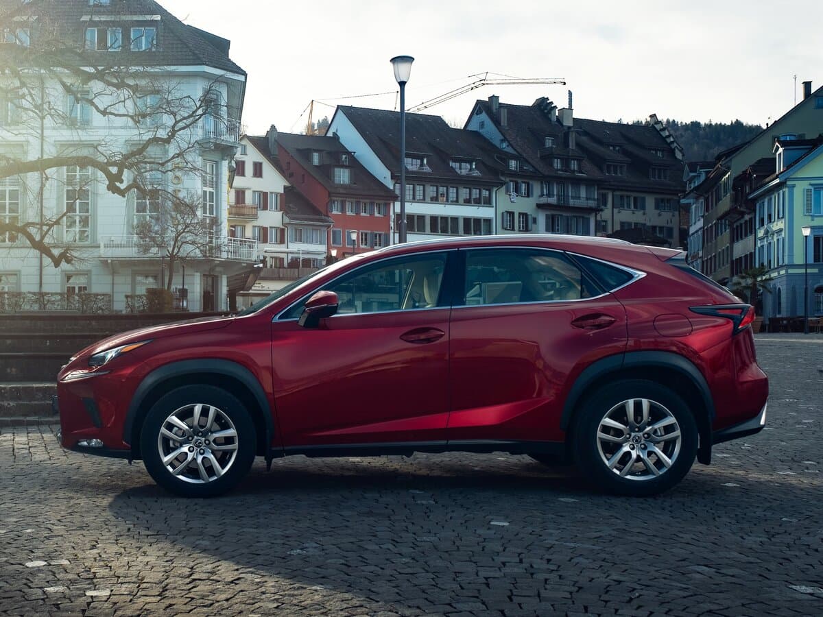 Lexus NX I Restayling — Yandan