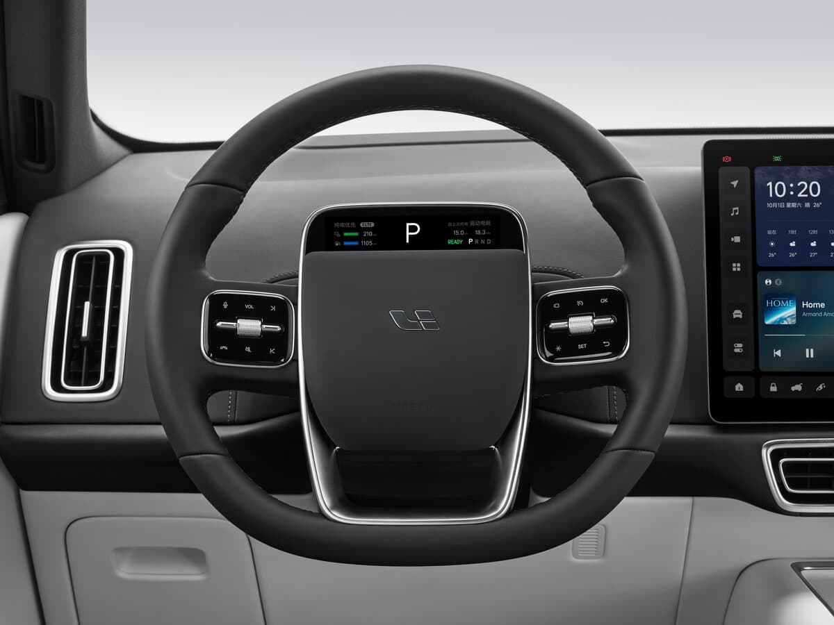 Li Auto (Lixiang) L7 I — Sükan