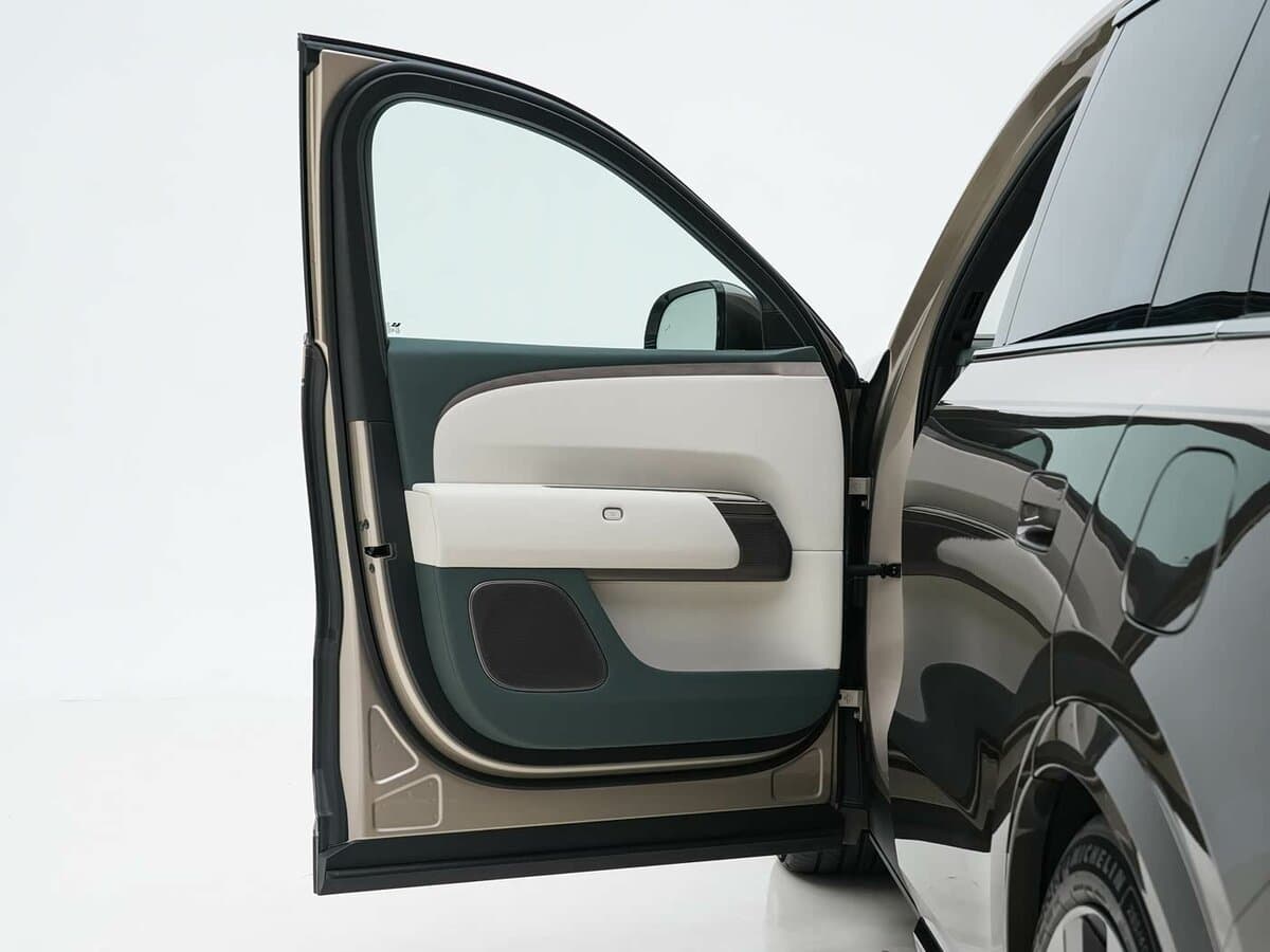 Li Auto (Lixiang) L8 II — Qapı