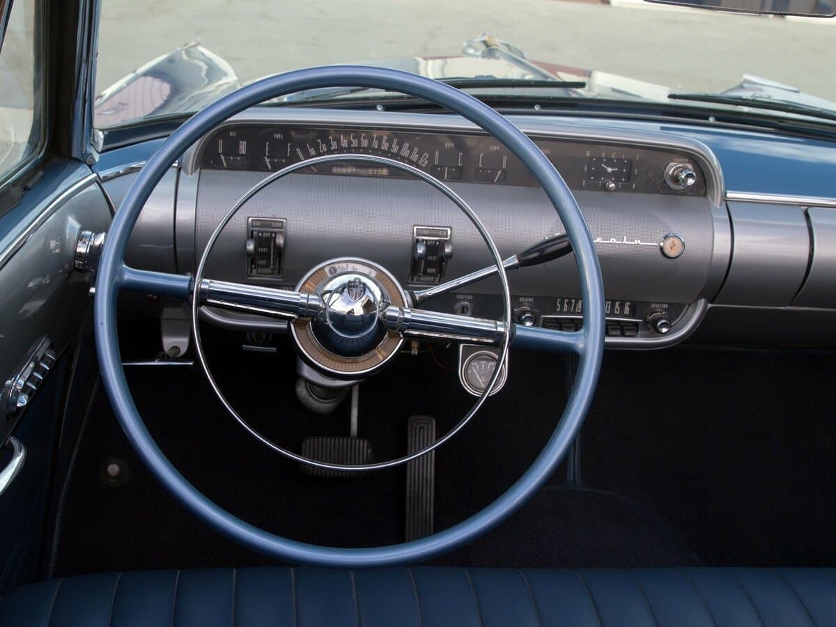 Lincoln Capri 1952 – 1959 — Sükan