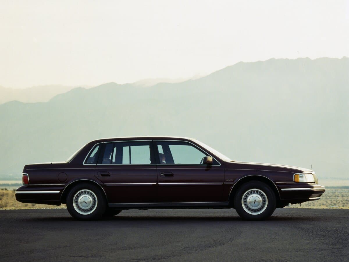 Lincoln Continental VIII — Yandan
