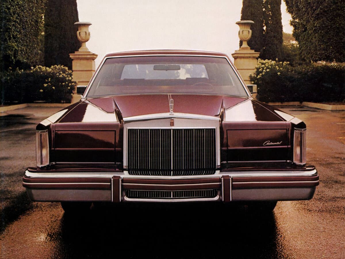 Lincoln Continental Mark VI — Öndən