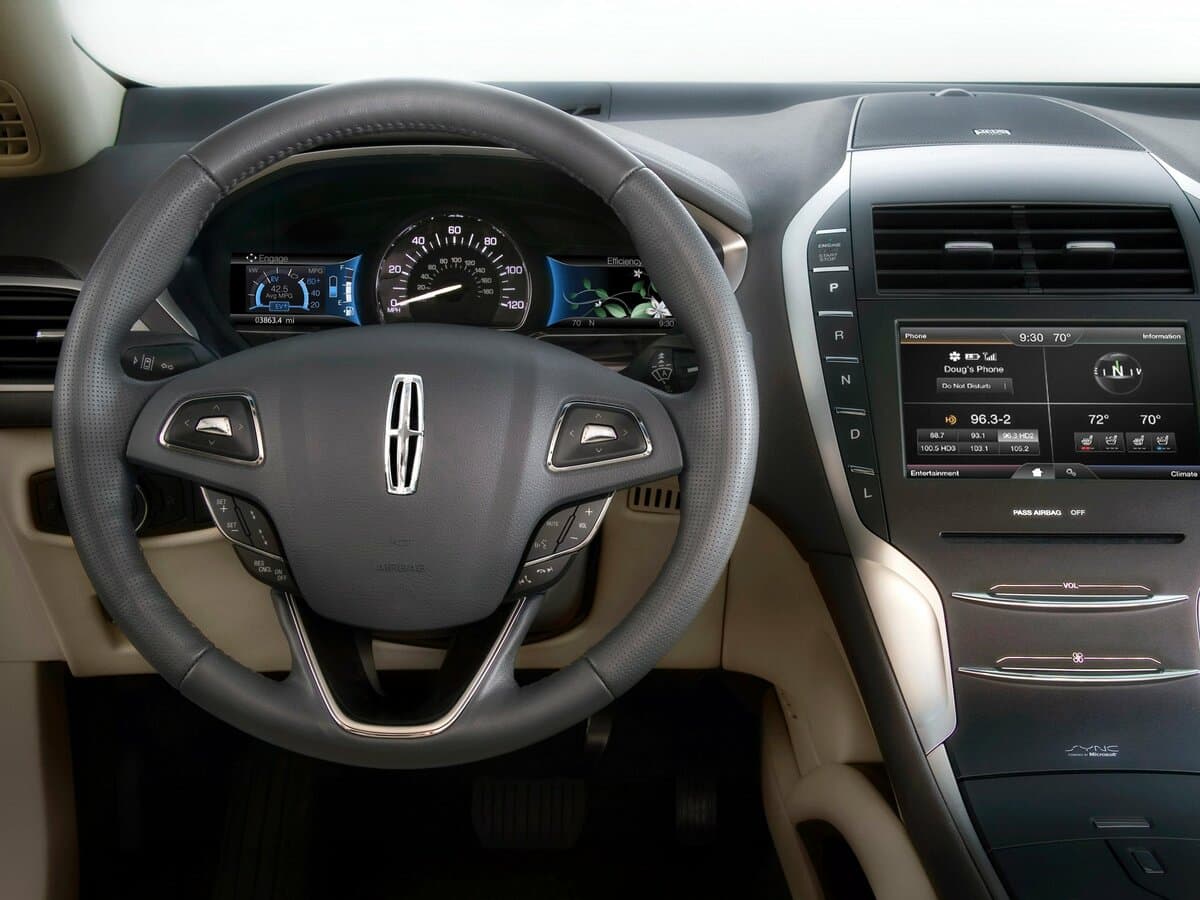 Lincoln MKZ II — Sükan