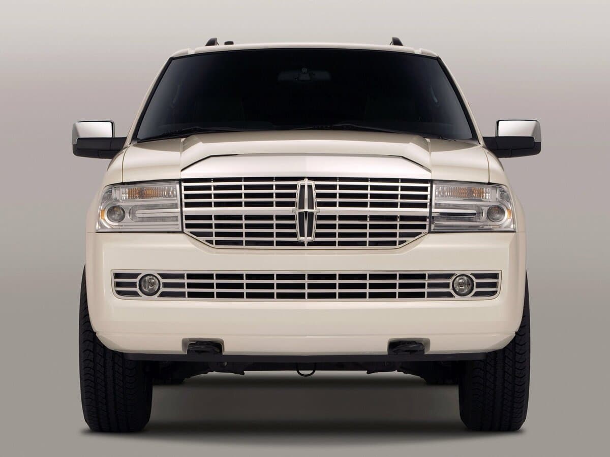 Lincoln Navigator III — Öndən