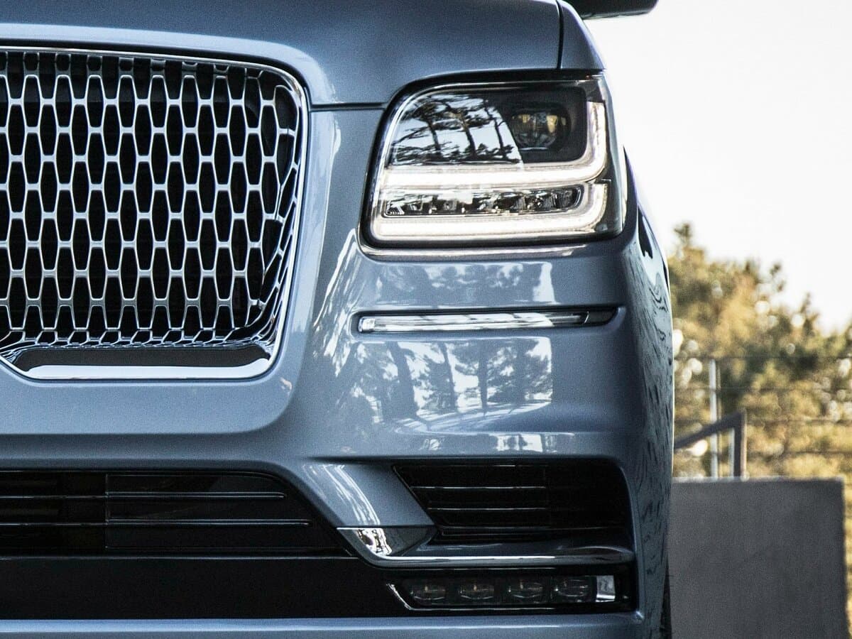 Lincoln Navigator IV — Fara
