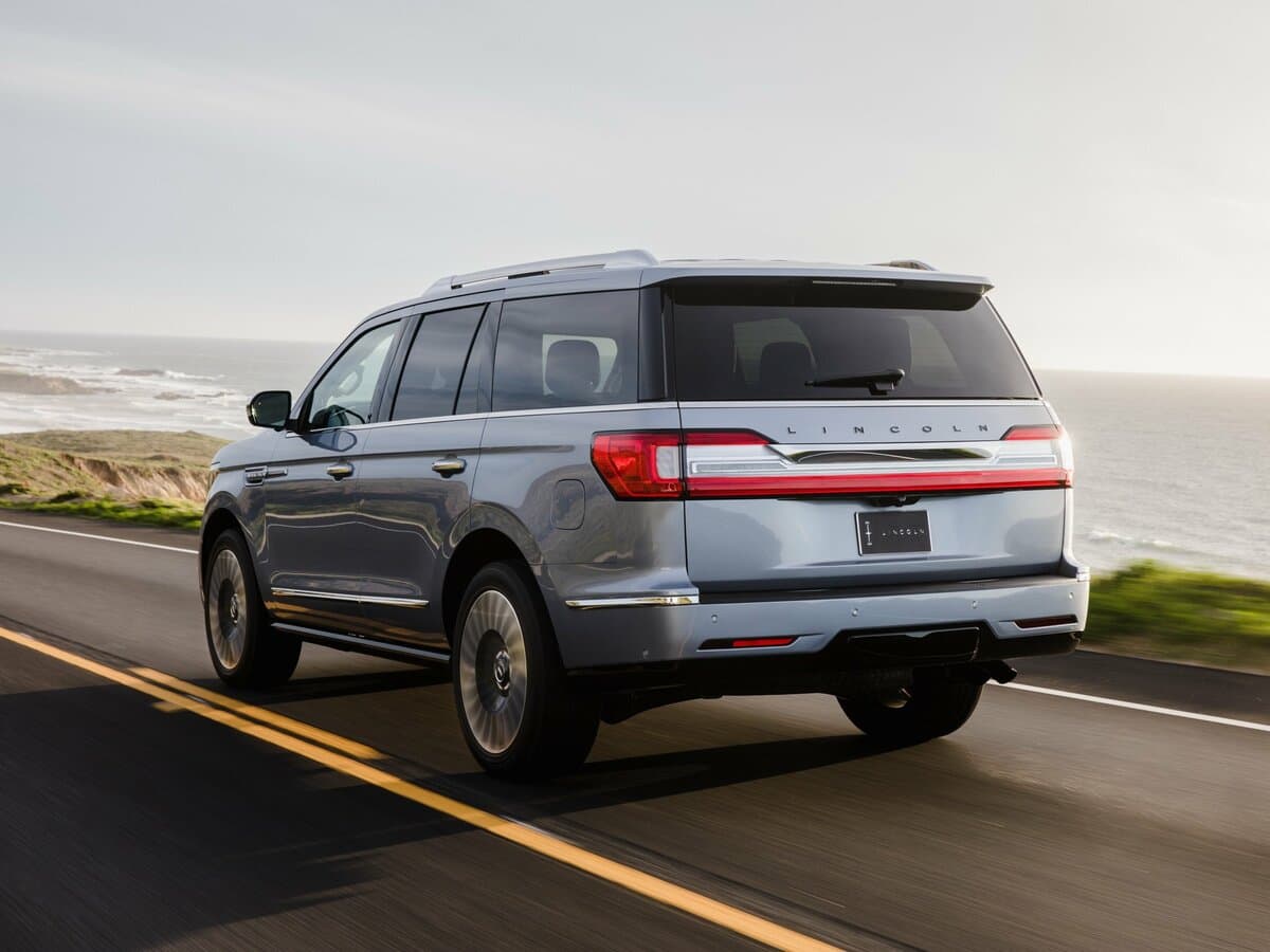 Lincoln Navigator IV — 3/4 arxadan