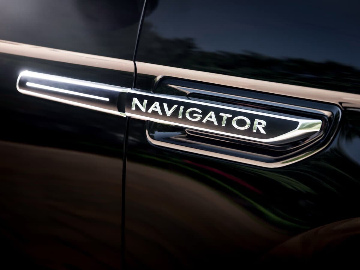 Lincoln Navigator IV — Salon, öndən