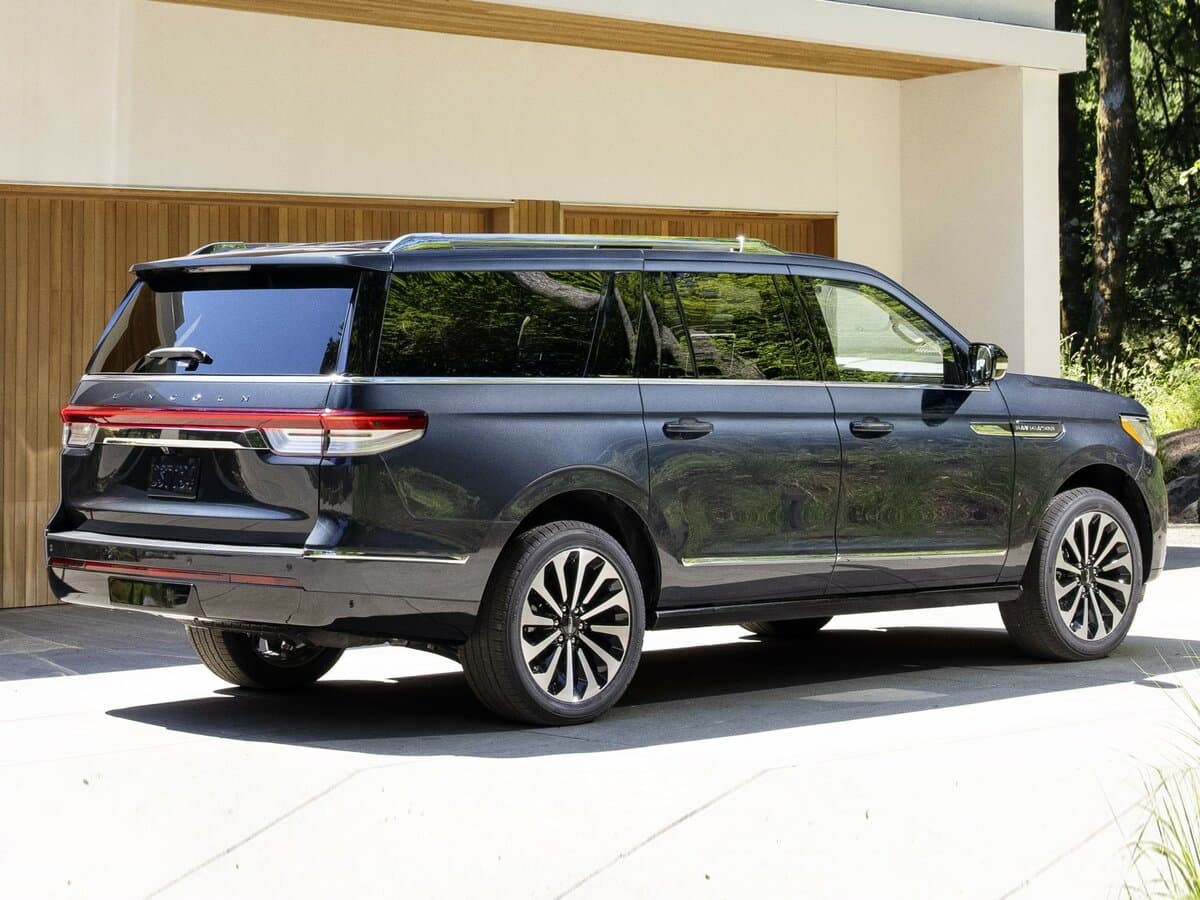 Lincoln Navigator IV Restayling — 3/4 arxadan