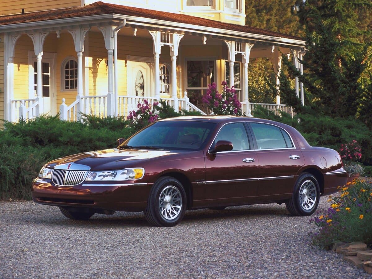 Lincoln Town Car III — Əsas şəkil