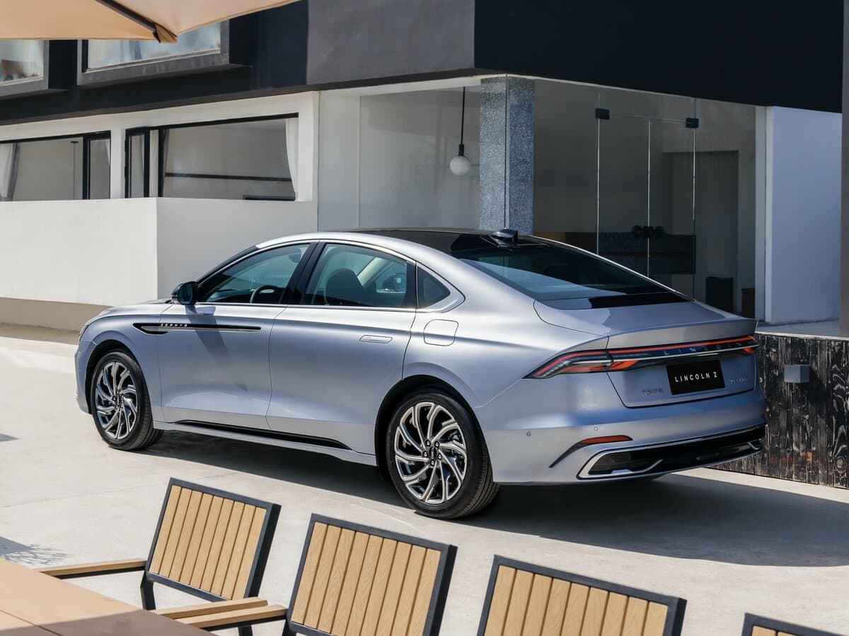 Lincoln Z 2021 – indiyədək — 3/4 arxadan