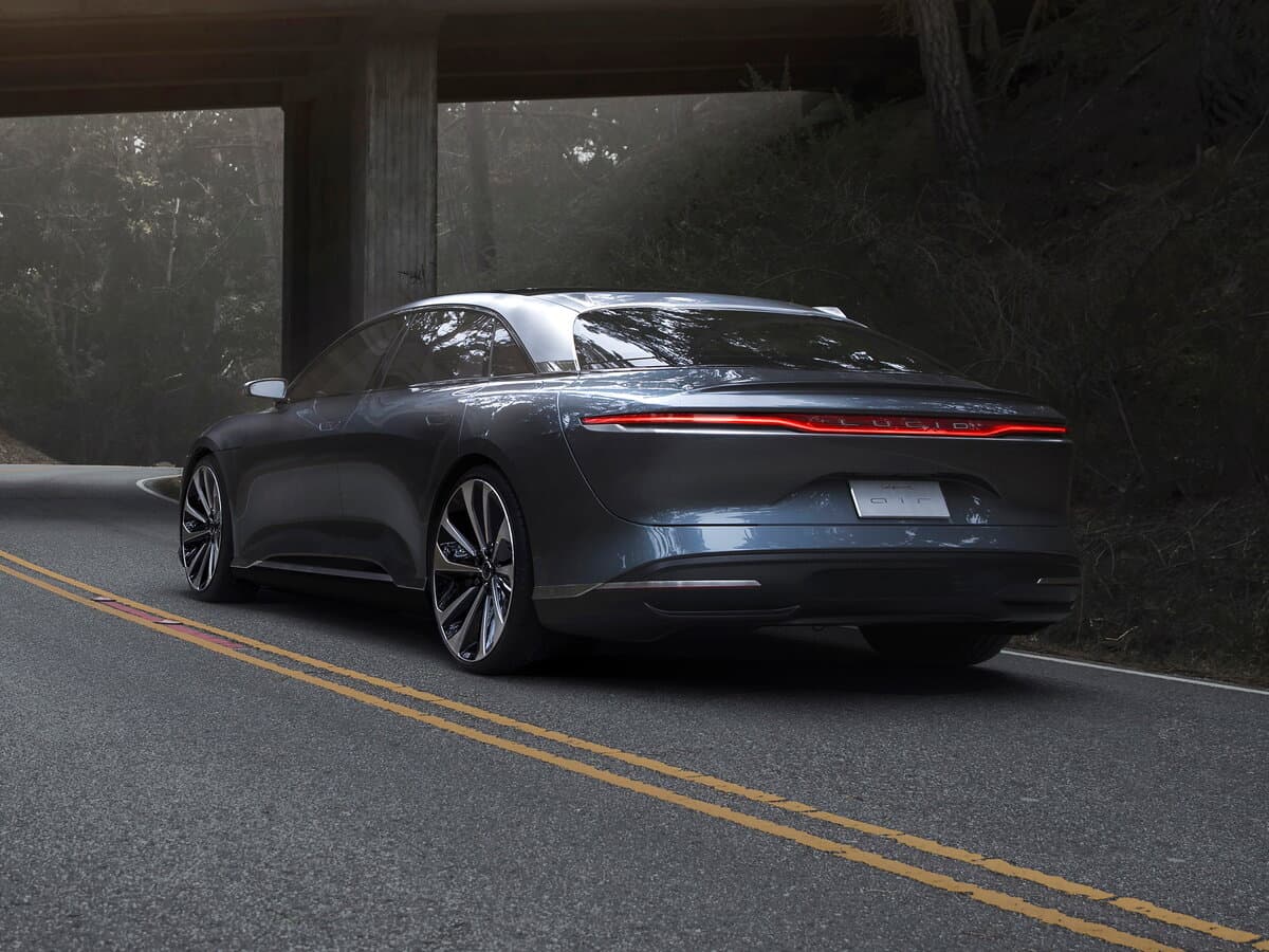 Lucid Air 2021 – indiyədək — 3/4 arxadan