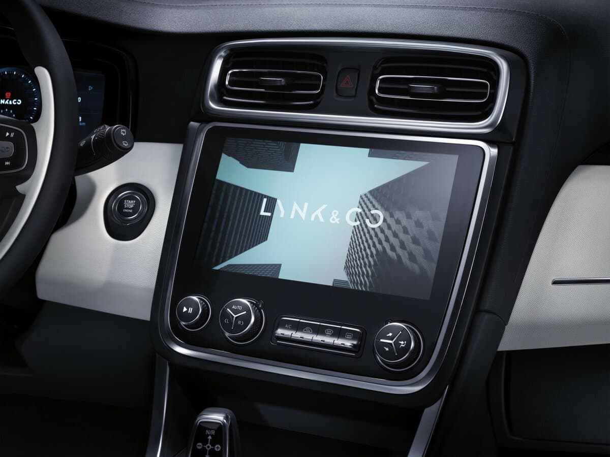 Lynk & Co 01 I — Salon, arxadan