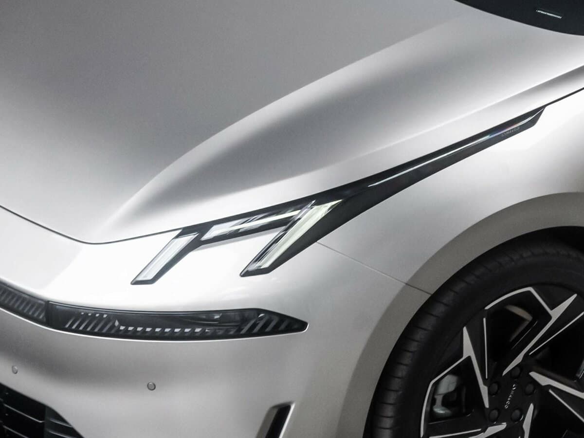 Lynk & Co 07 I — Fara