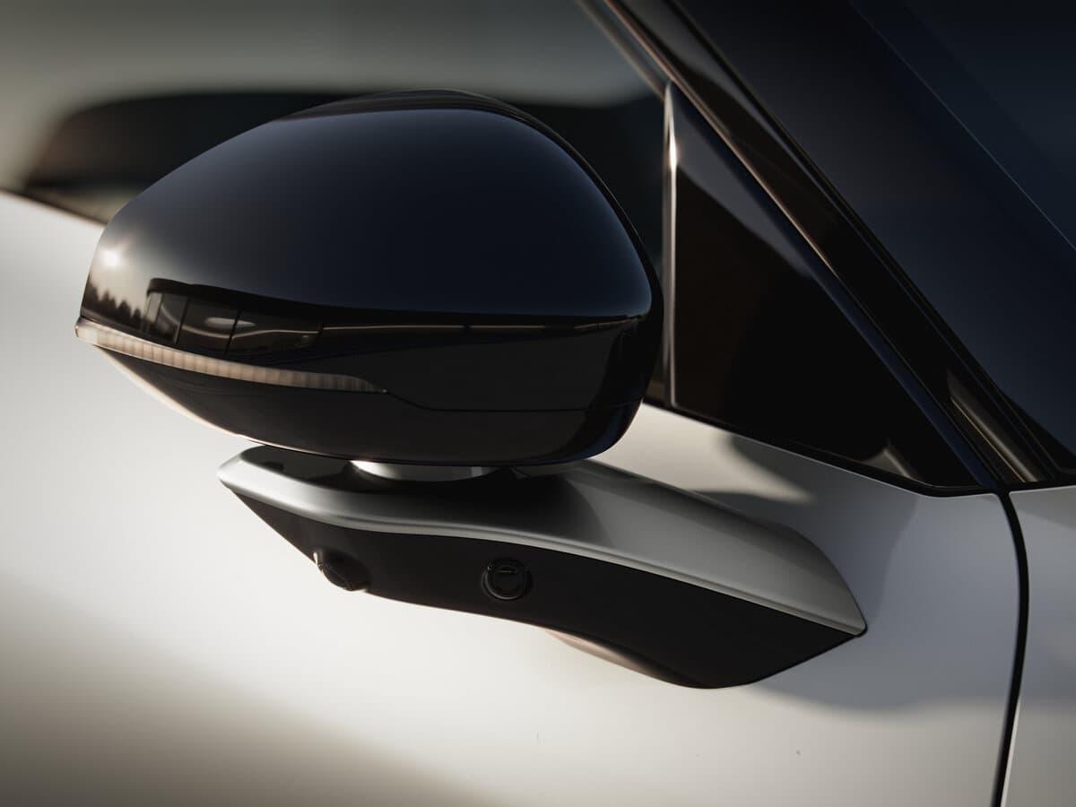 Lynk & Co 07 I — Yan güzgü