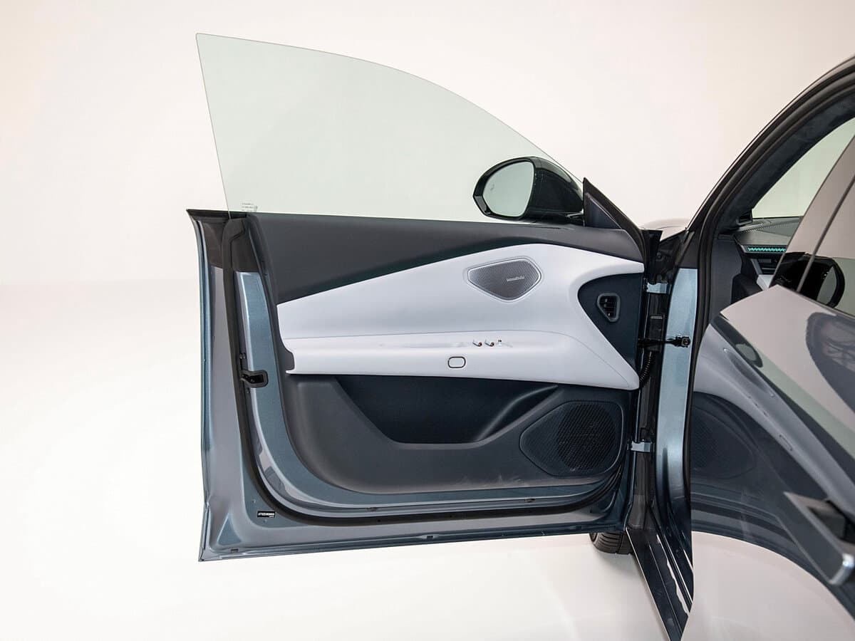 Lynk & Co Z10 2024 – indiyədək — Qapı