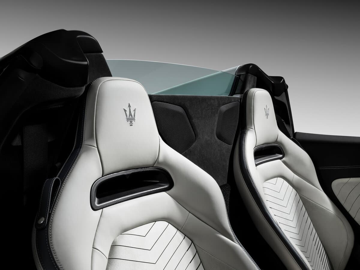 Maserati MC20 2020 – indiyədək — Salon, öndən