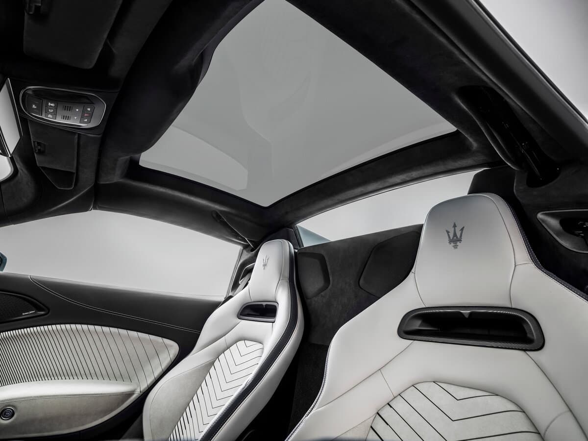 Maserati MC20 2020 – indiyədək — Salon, arxadan