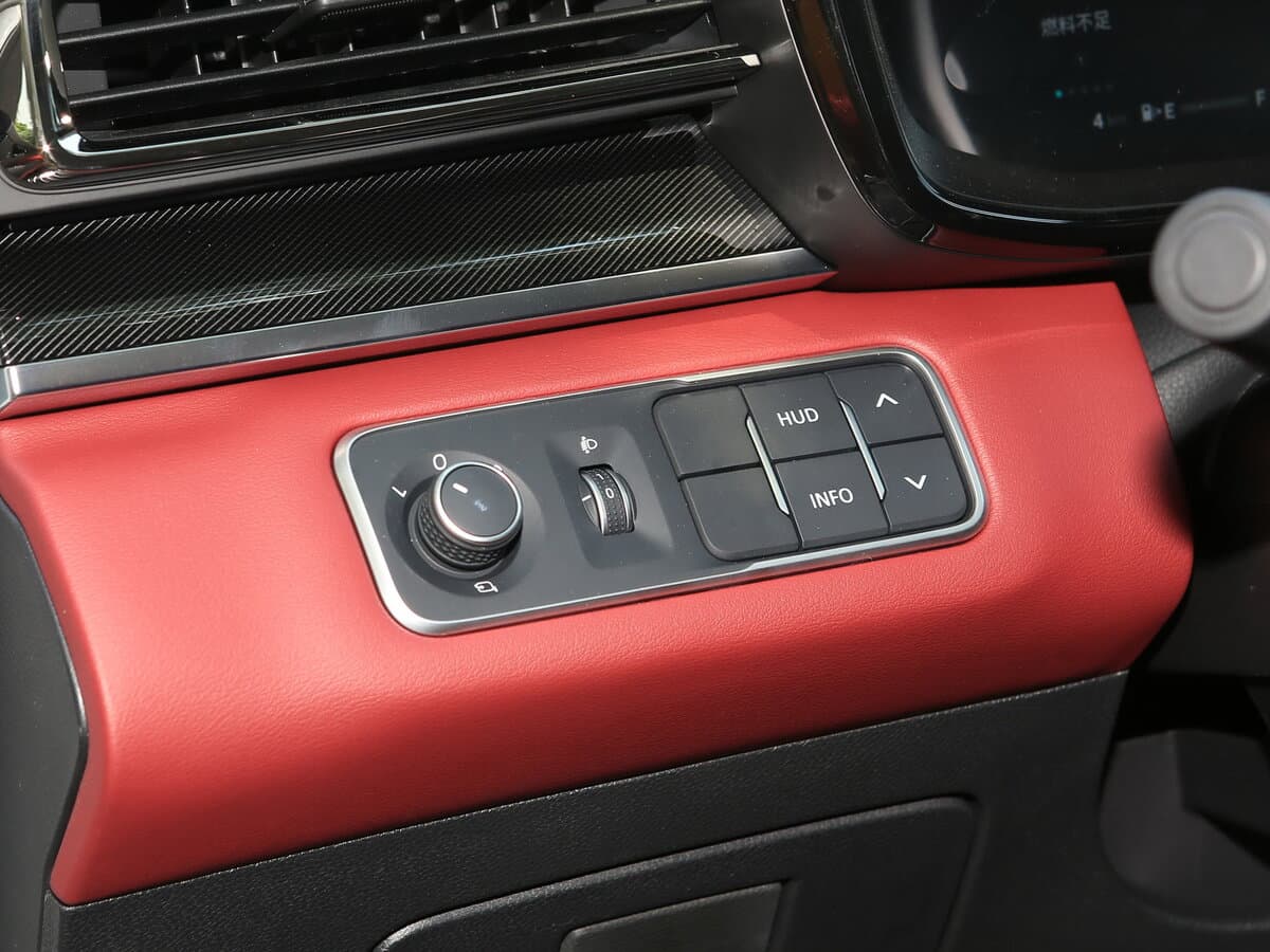 Maxus D60 2019 – 2023 — Salon, arxadan