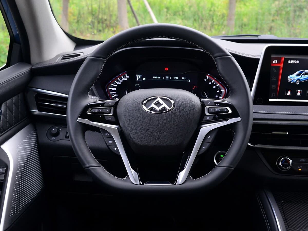 Maxus D90 I — Sükan