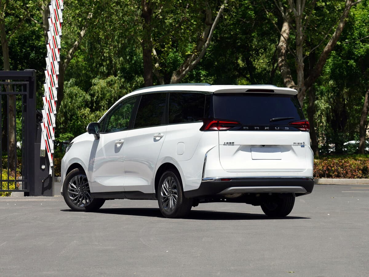 Maxus MIFA 5 I Restayling — 3/4 arxadan