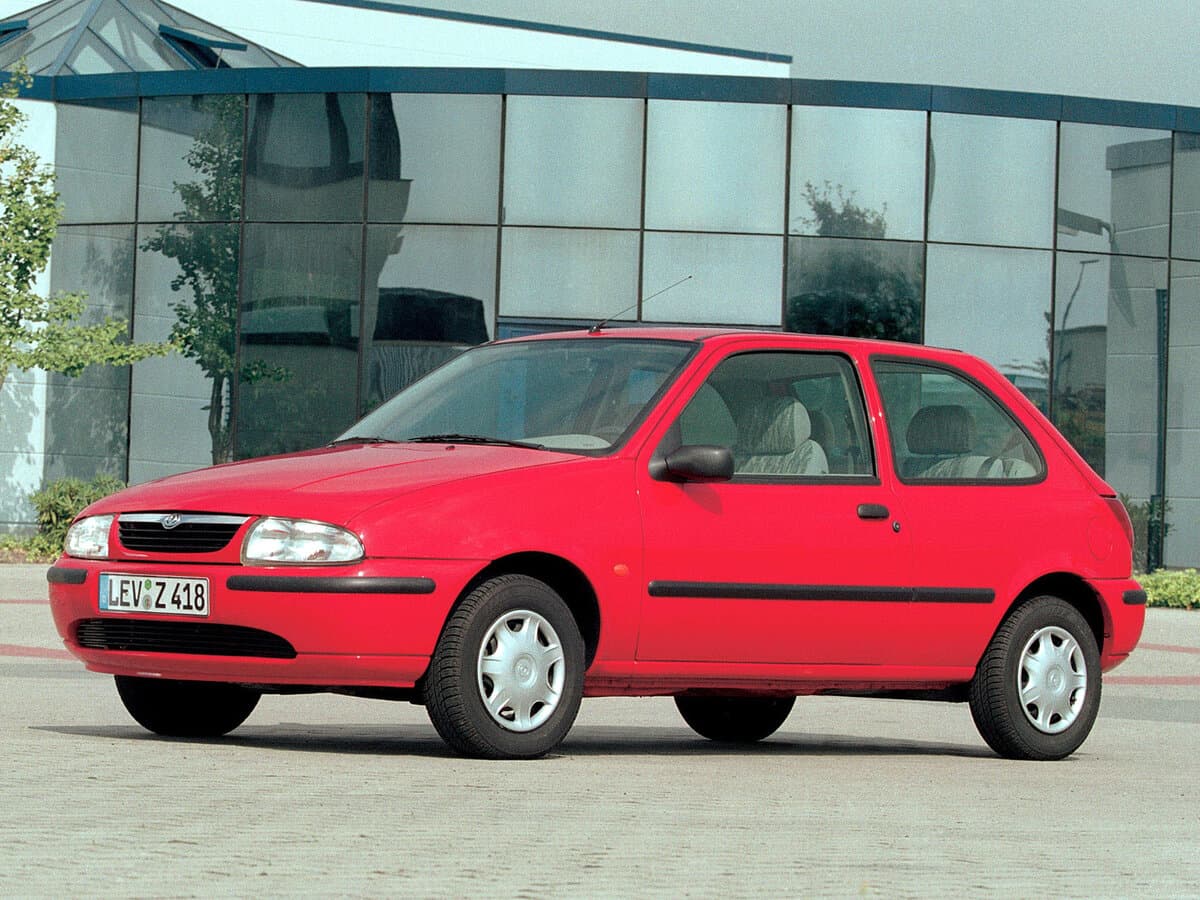 Mazda 121 III — Yandan