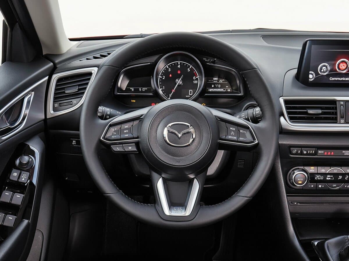 Mazda 3 III (BM) Restayling — Sükan