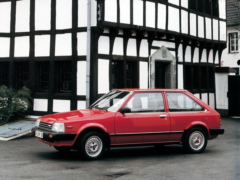 Mazda 323 II (BD) — Yandan