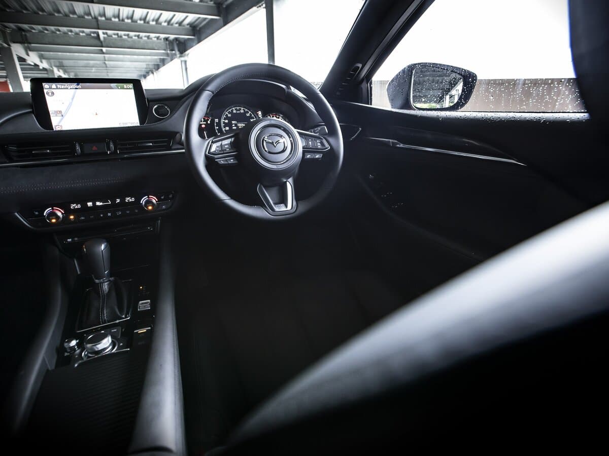 Mazda Atenza III Restayling 2 — Sükan