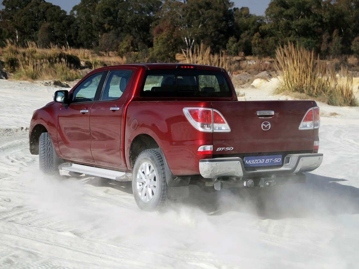 Mazda BT-50 II — 3/4 arxadan