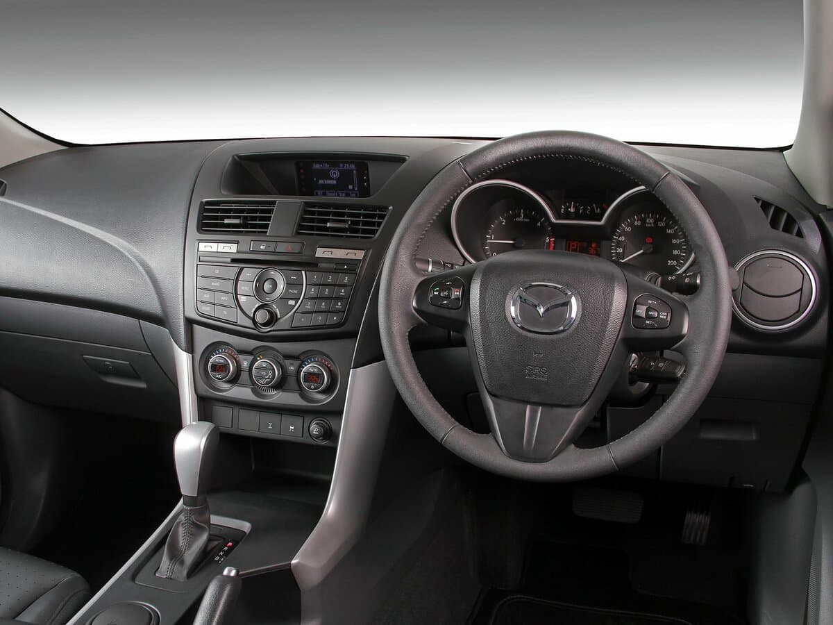 Mazda BT-50 II — Sükan