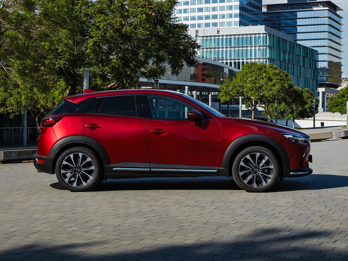 Mazda CX-3 I Restayling — Yandan