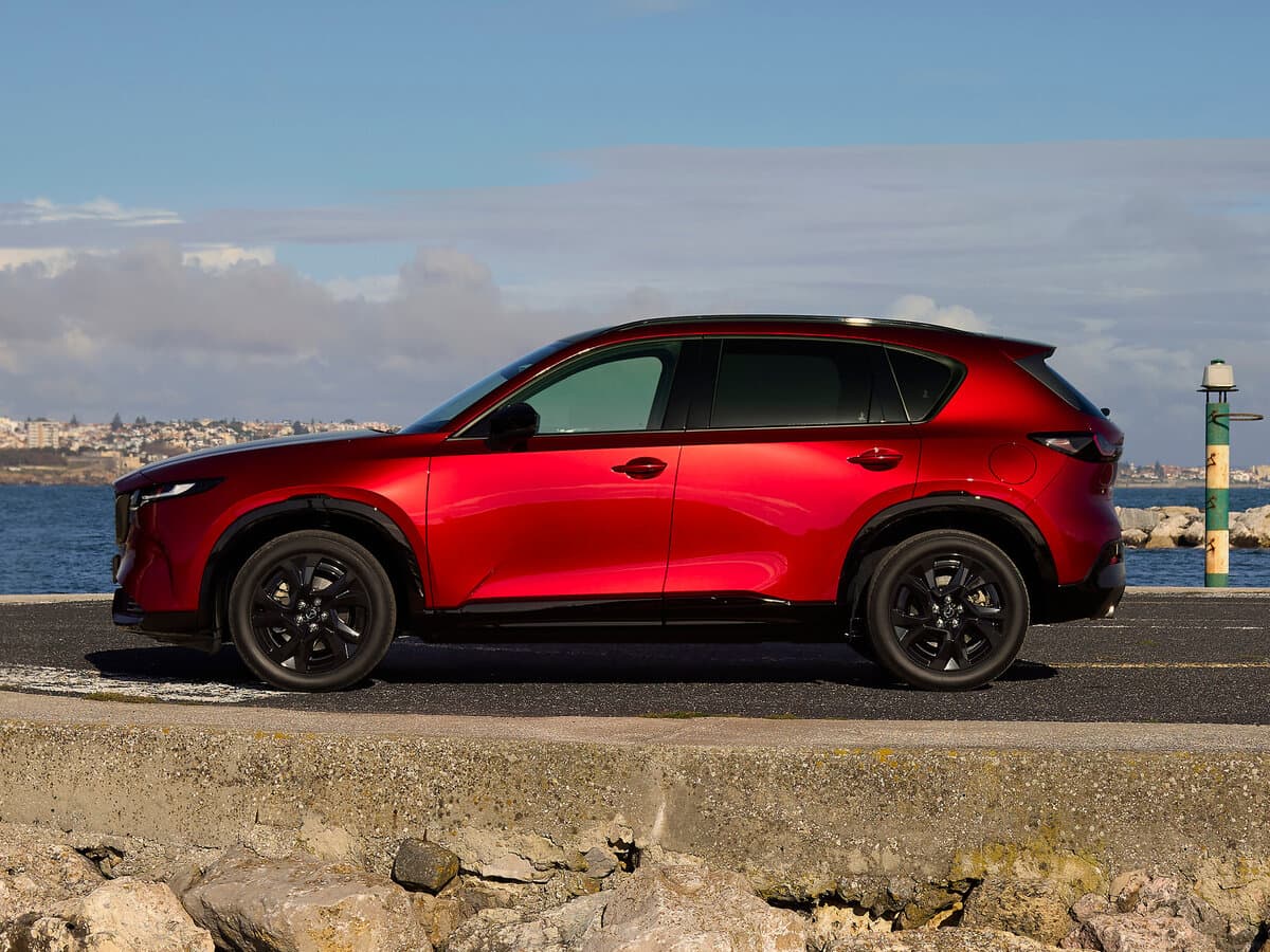 Mazda CX-5 III — Yandan