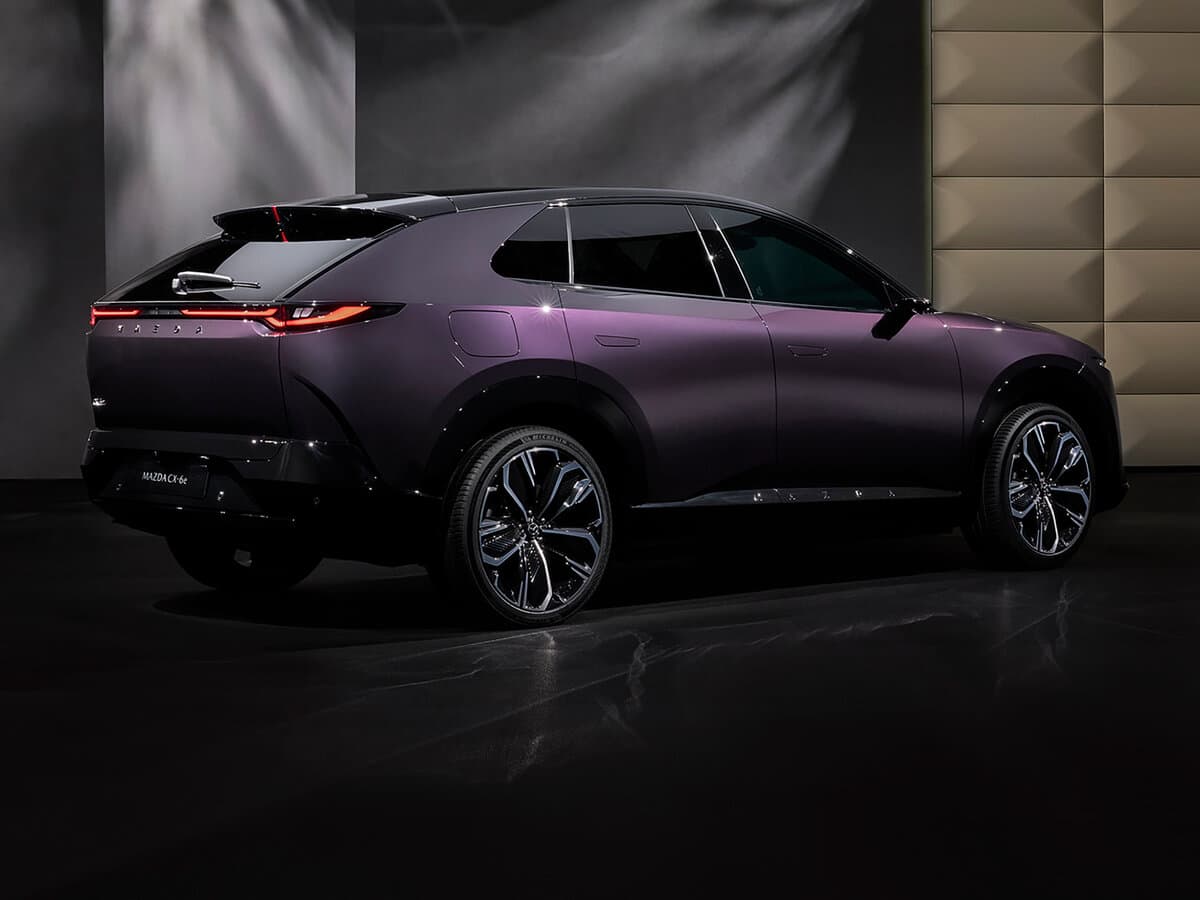 Mazda CX-6e 2026 – indiyədək — 3/4 arxadan