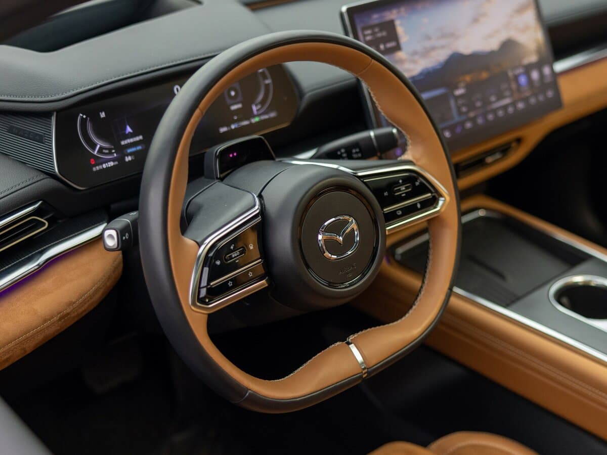 Mazda EZ-6 2024 – indiyədək — Sükan