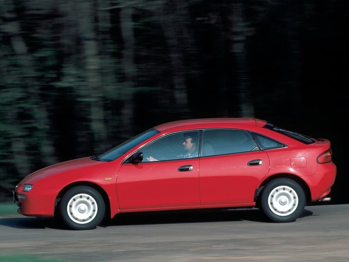 Mazda Lantis 1993 – 1997 — Yandan