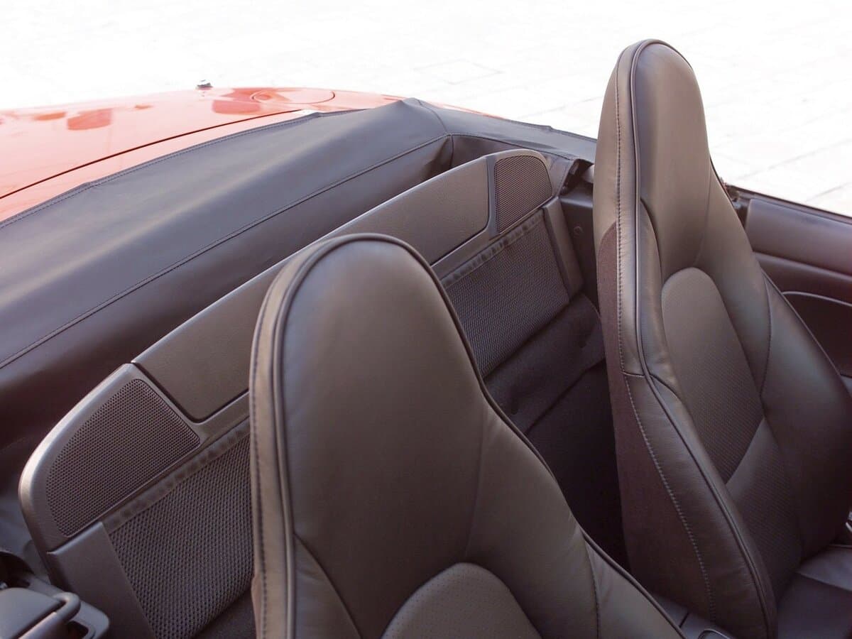 Mazda MX-5 II (NB) Restayling — Salon, arxadan