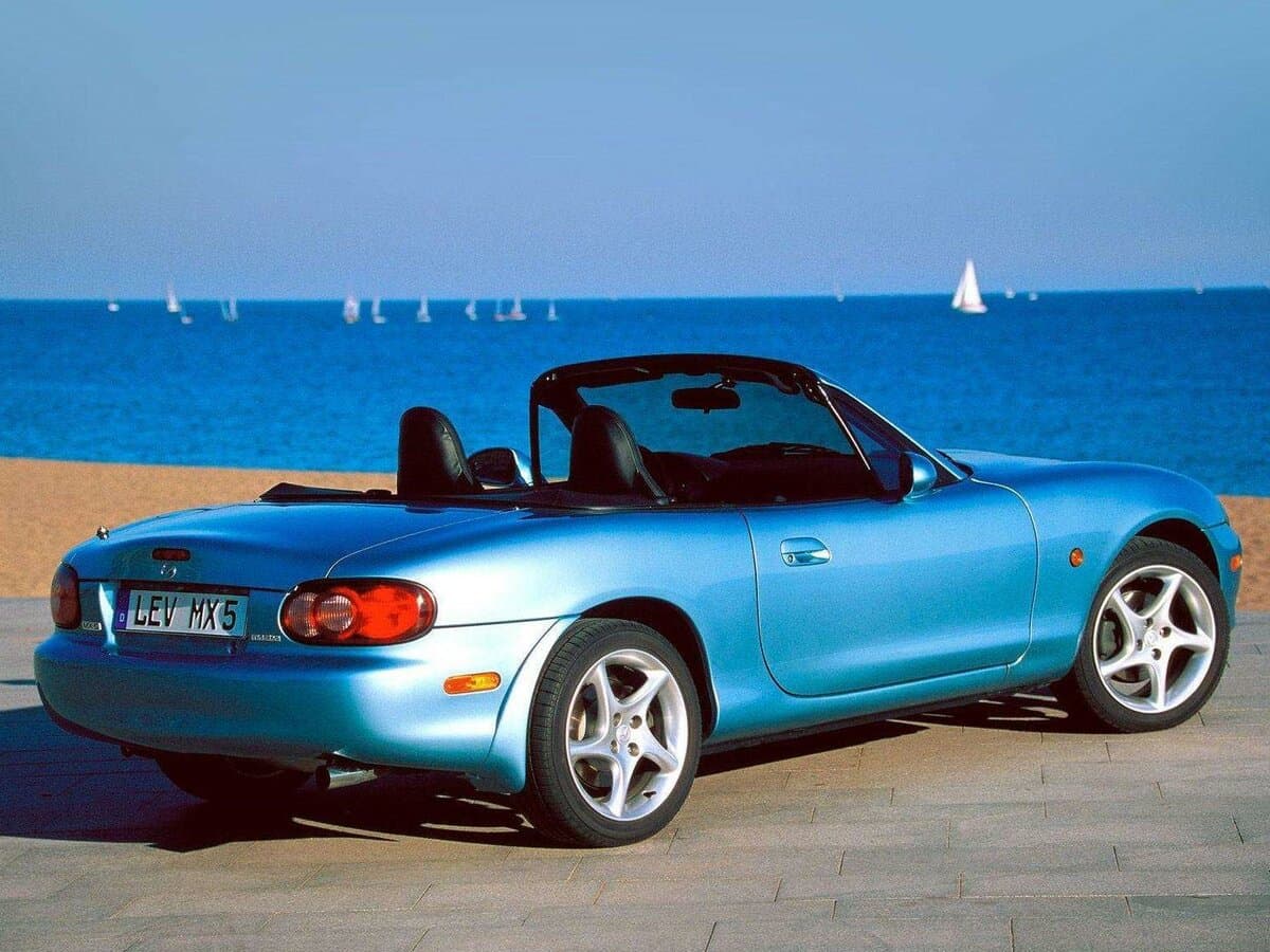 Mazda MX-5 II (NB) Restayling — 3/4 arxadan