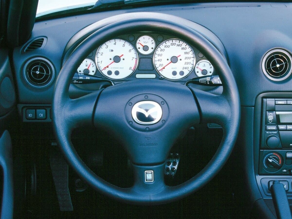 Mazda MX-5 II (NB) Restayling — Sükan