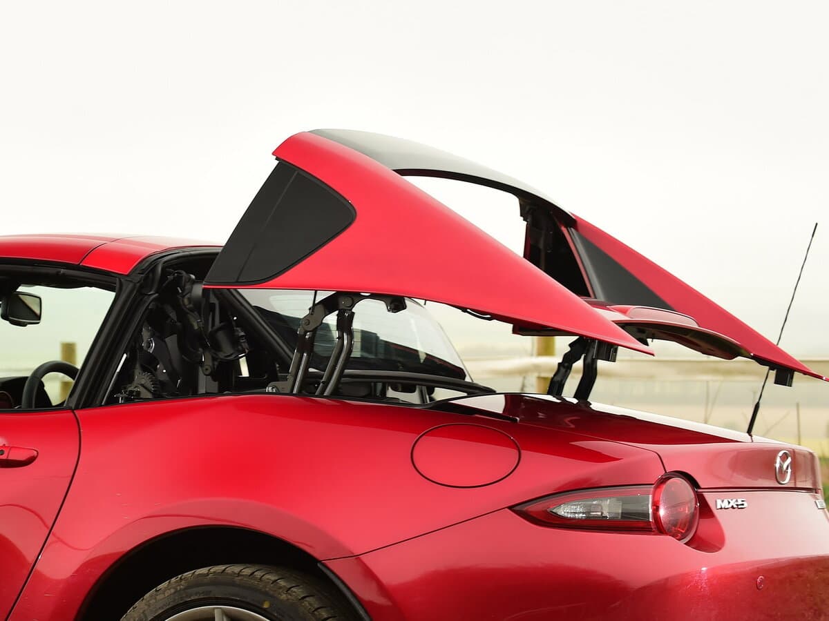 Mazda MX-5 IV (ND) — Salon, arxadan