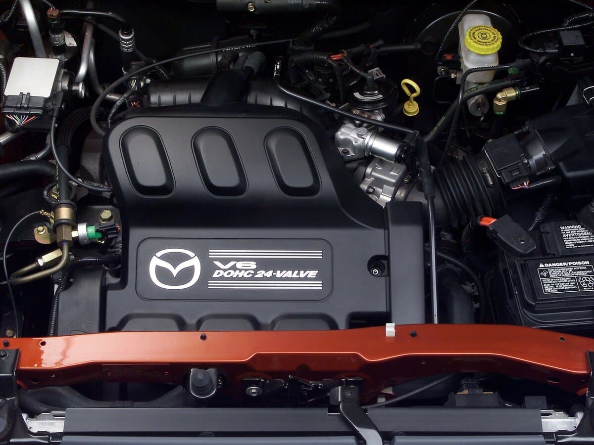 Mazda Tribute I — Salon, öndən