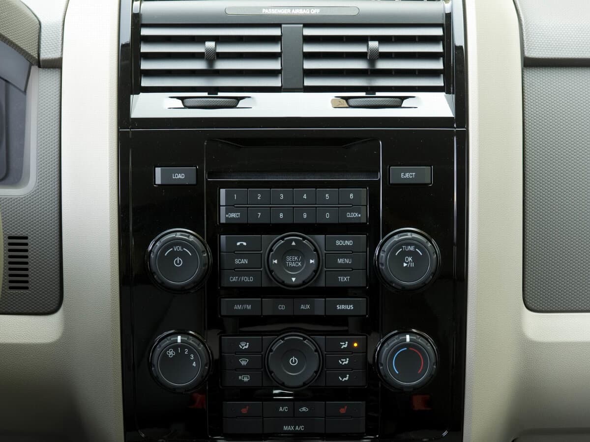 Mazda Tribute II — Salon, öndən