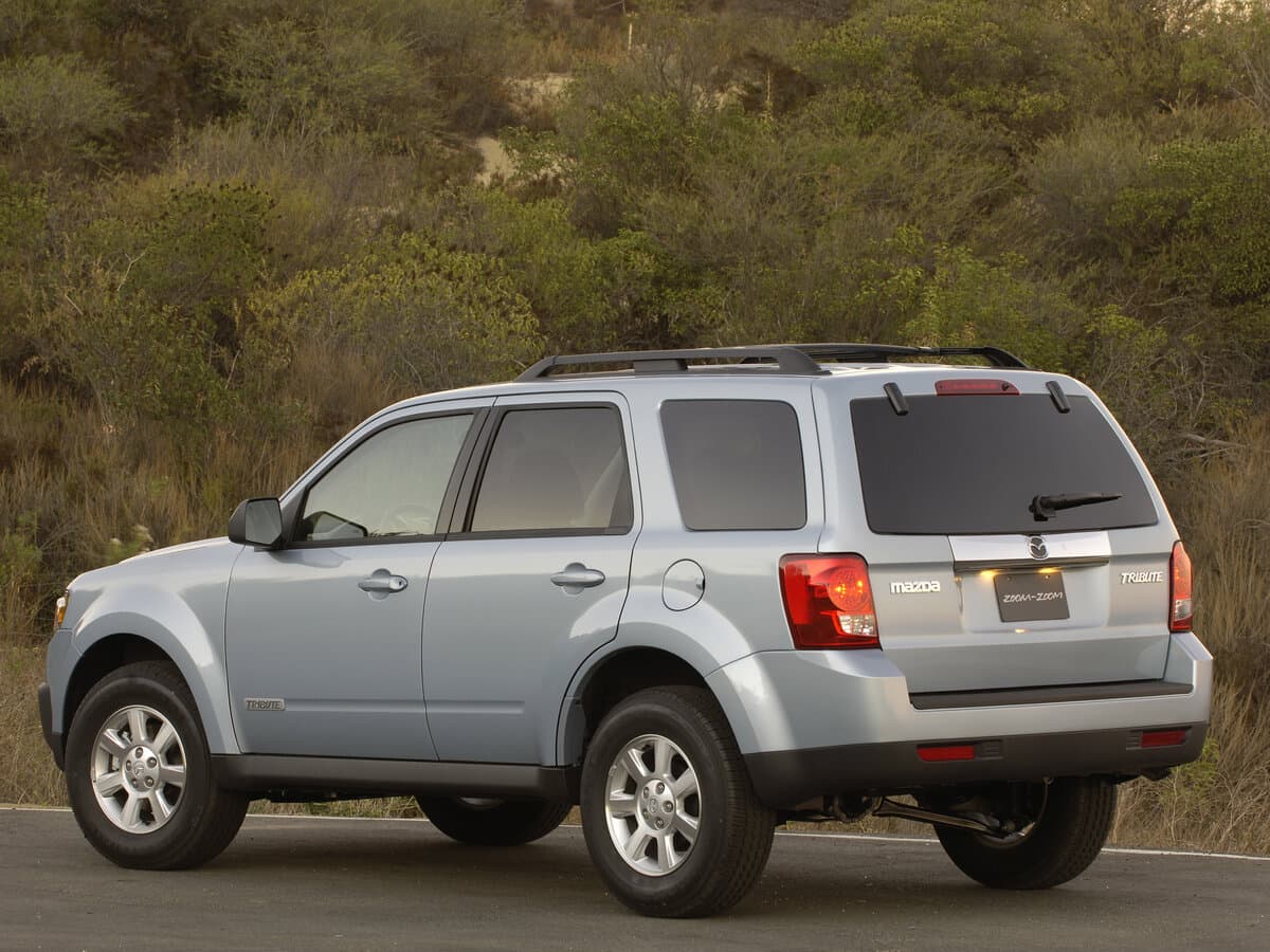 Mazda Tribute II — 3/4 arxadan