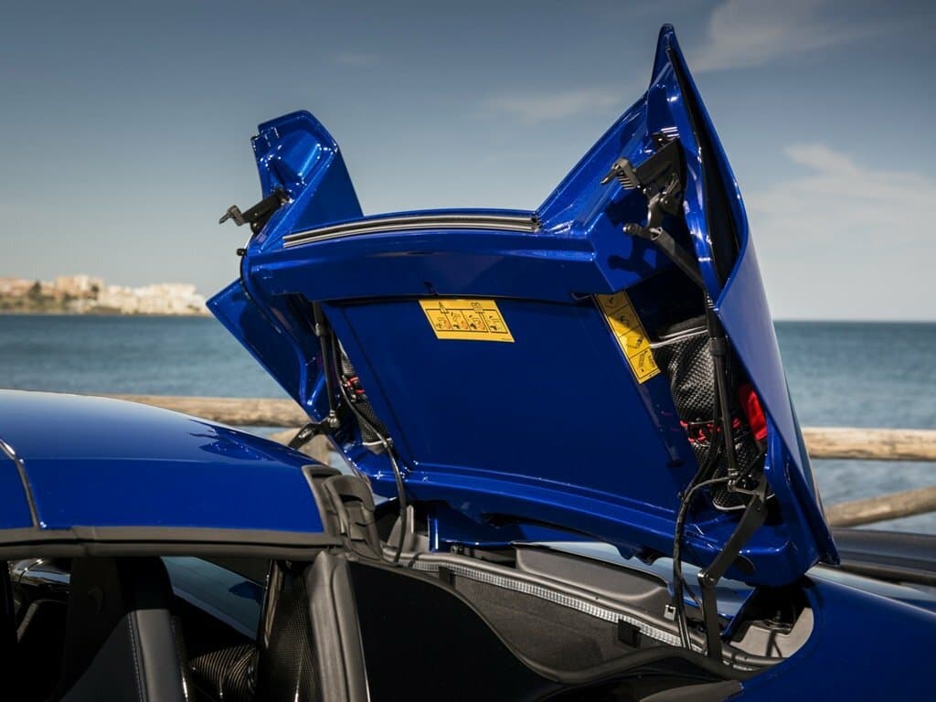 McLaren 650S 2014 – 2017 — Salon, arxadan