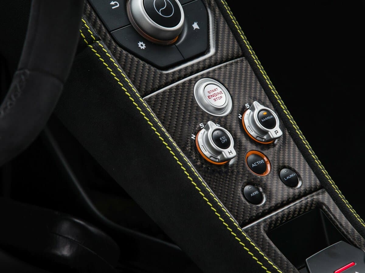 McLaren 675LT 2015 – 2017 — Salon, arxadan