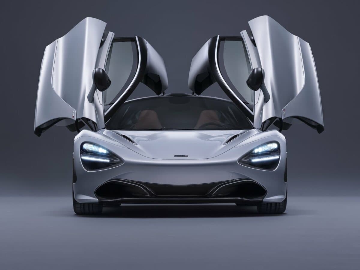 McLaren 720S 2017 – 2023 — Salon, arxadan