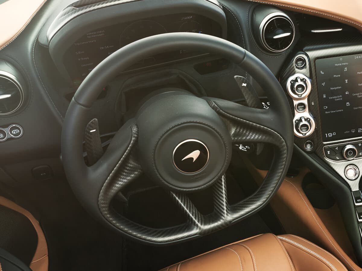 McLaren 720S 2017 – 2023 — Sükan