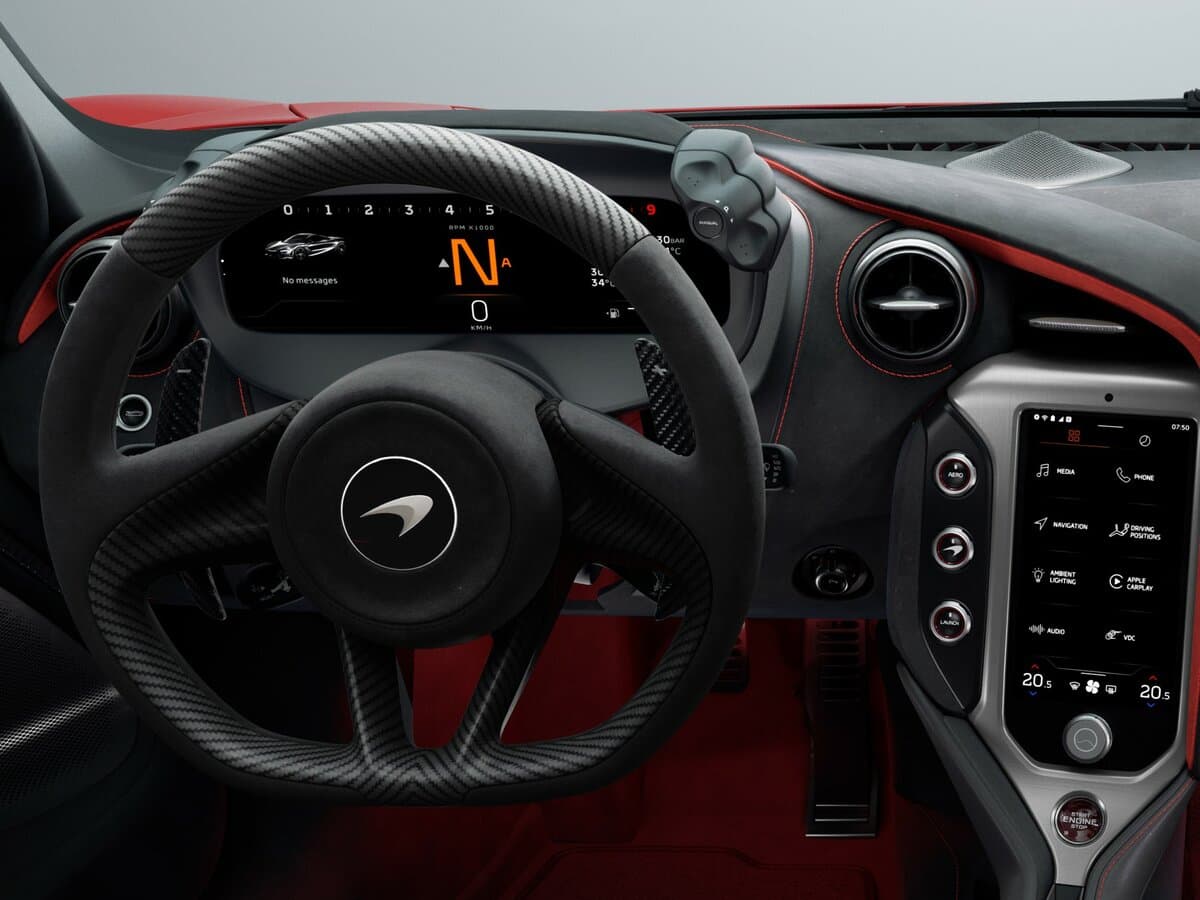 McLaren 750S 2023 – indiyədək — Sükan